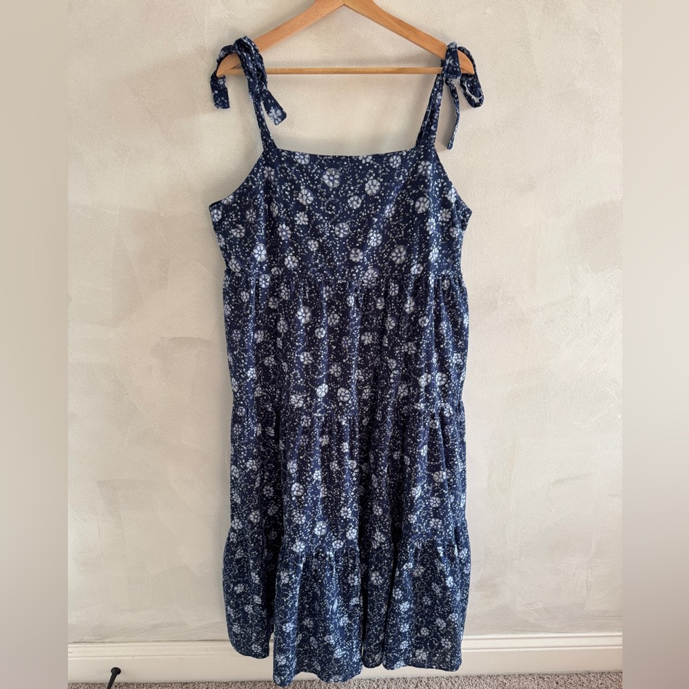 Madewell - Navy Tiered Midi Dress with Light Blue/Gray Pattern - Size XL